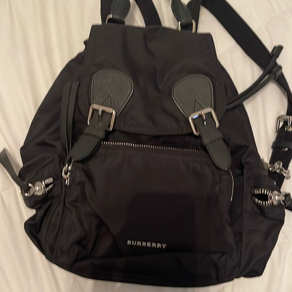 Burberry back pack - Picture 3 of 5